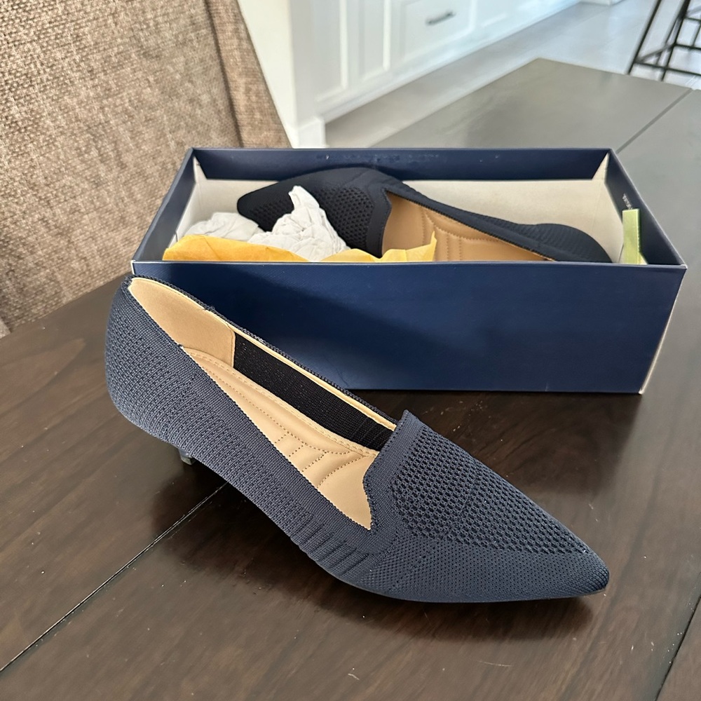 Adrienne Vittadini - Navy blue pumps